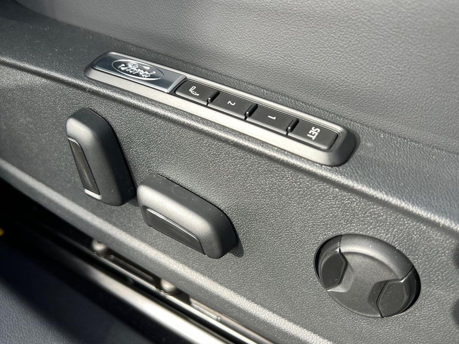 Used Ford Explorer 2026 for sale - 78210260: Photo 38