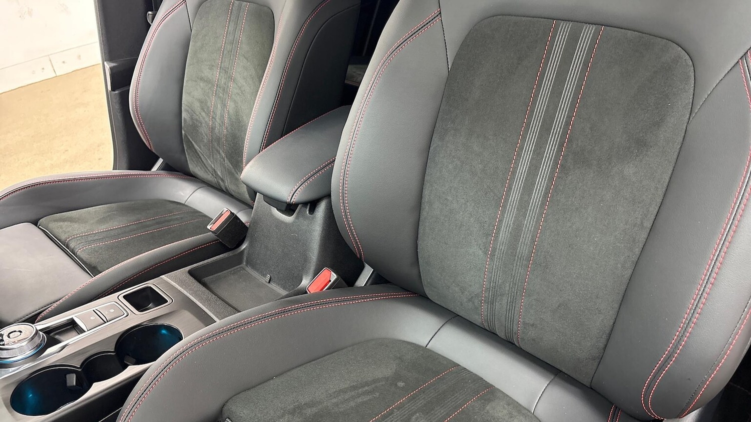 Used Ford Kuga 2025 for sale - 76848752: Photo 16