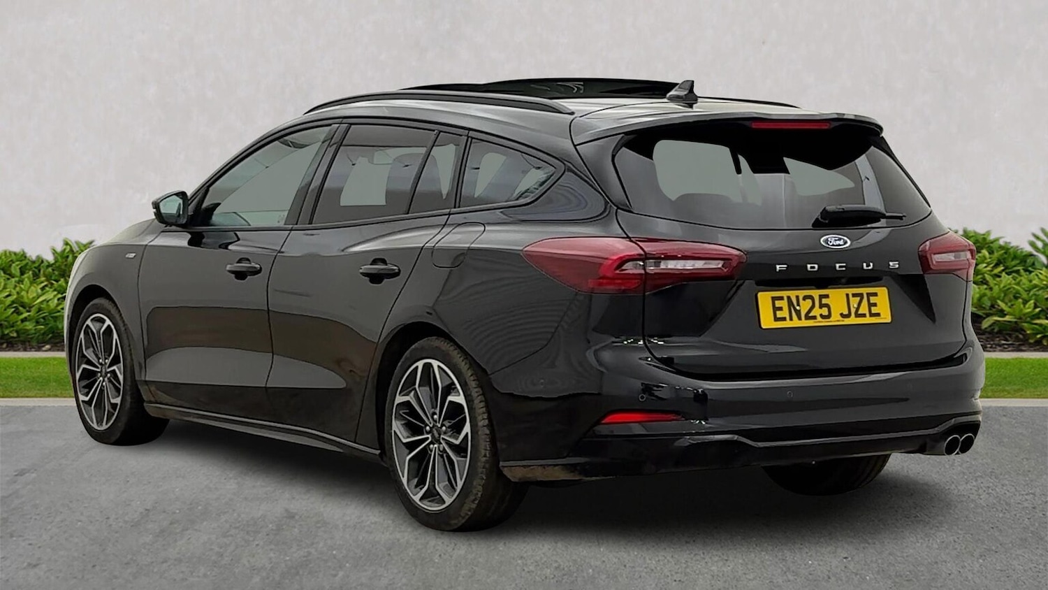 Used Ford Focus 2025 for sale - 76918987: Photo 2