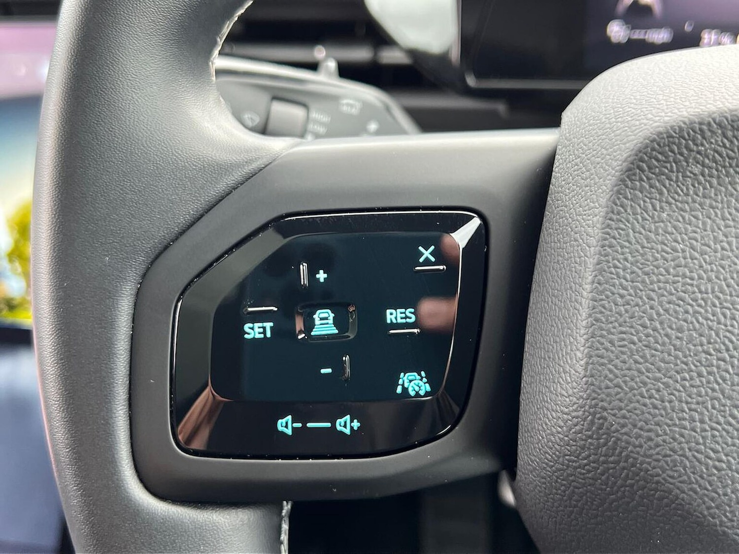 Used Ford Explorer 2025 for sale - 76536626: Photo 26