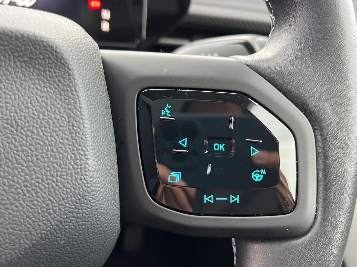 Used Ford Explorer 2025 for sale - 76536626: Photo 27