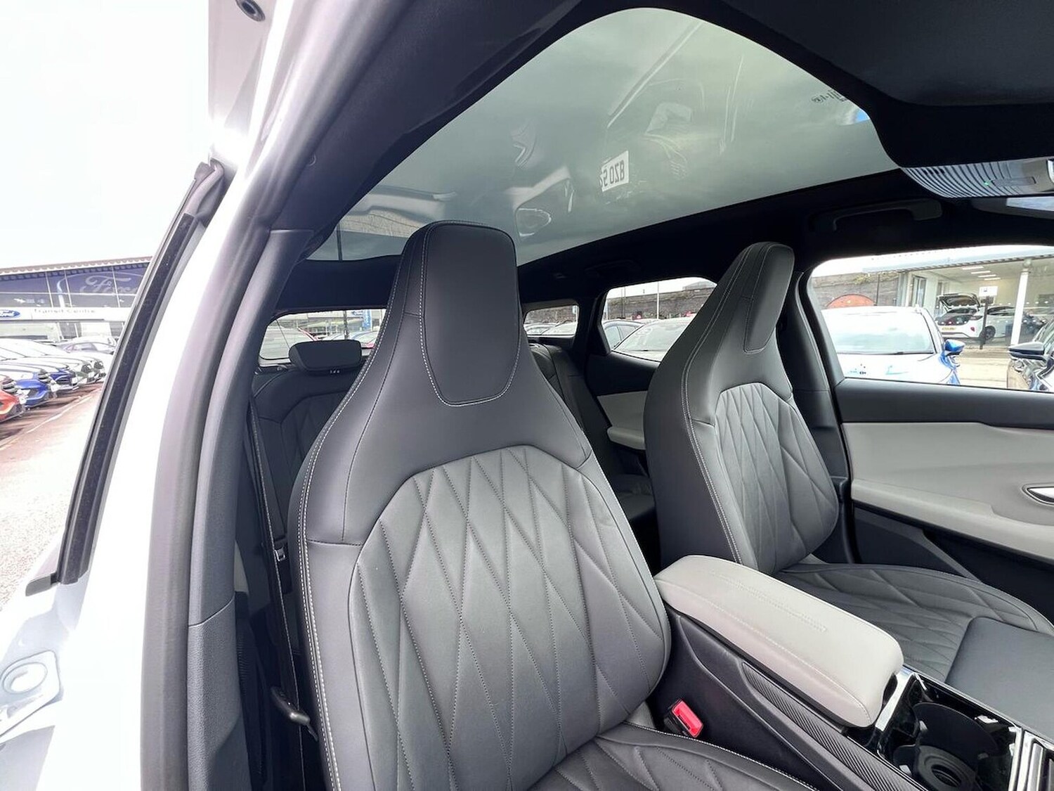 Used Ford Explorer 2025 for sale - 76536626: Photo 32