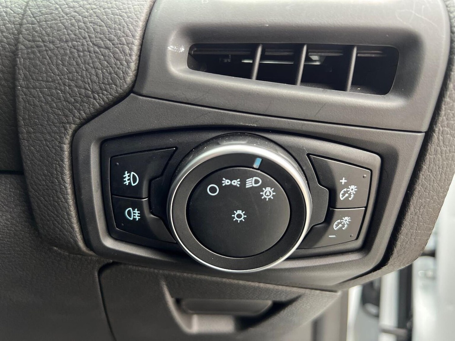 Used Ford Focus 2017 for sale - 76979886: Photo 22