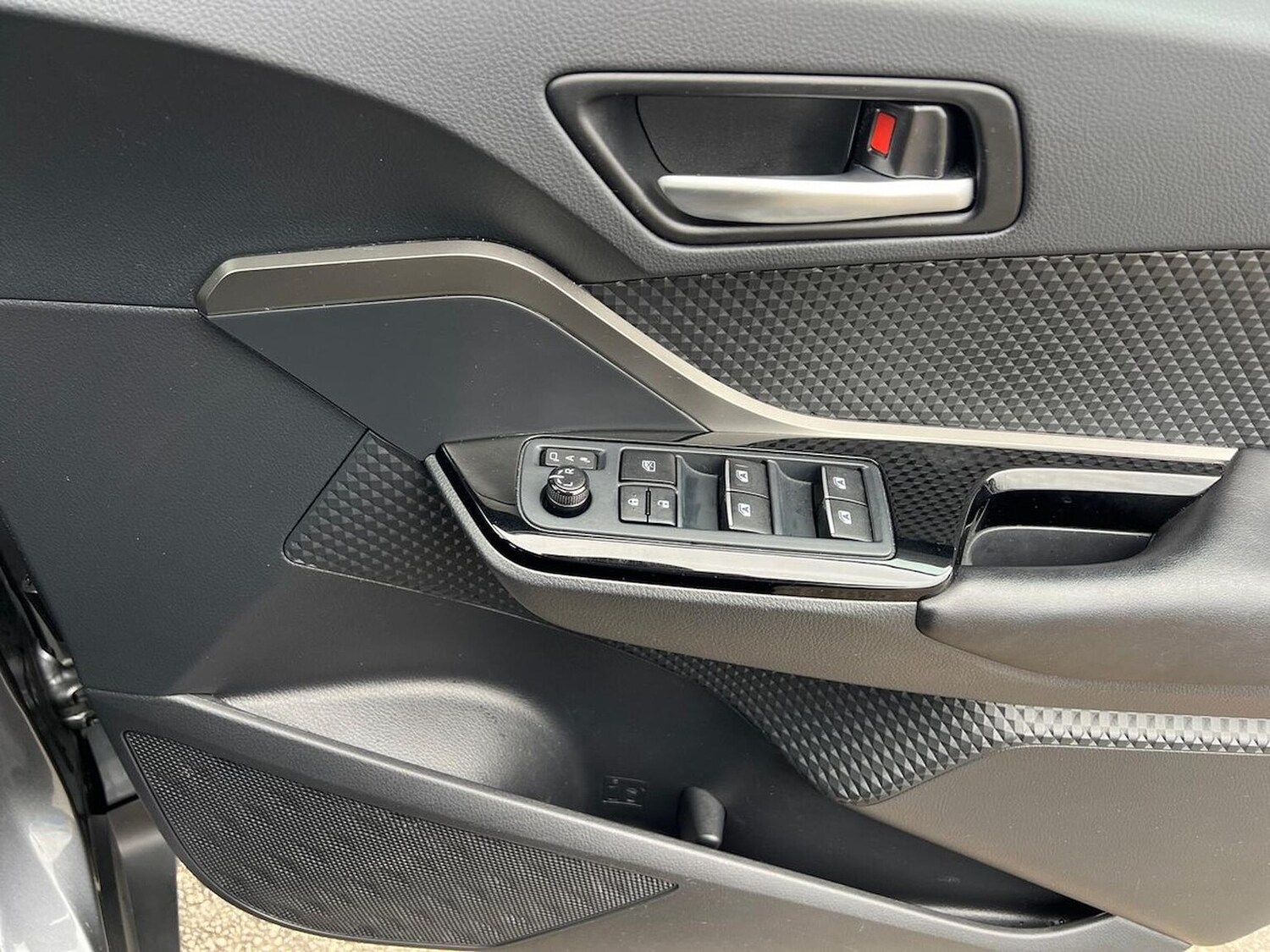 Used Toyota C-HR 2019 for sale - 78194267: Photo 32