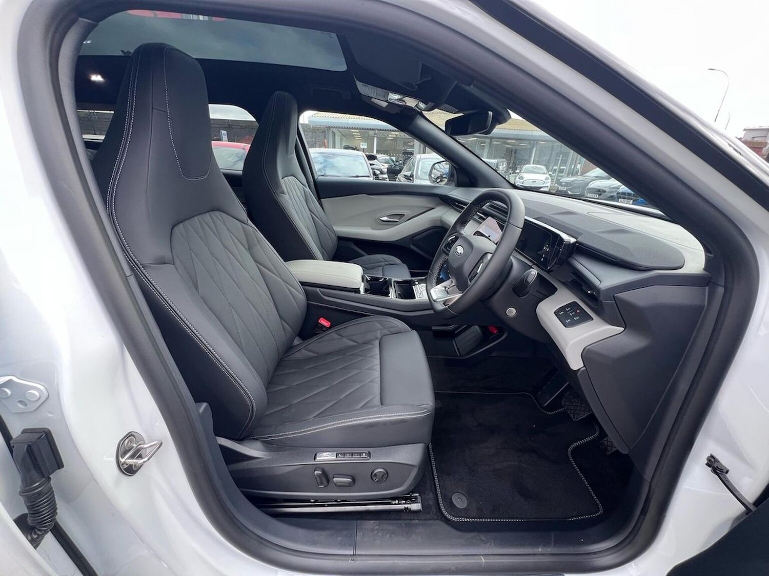 Used Ford Explorer 2025 for sale - 77729958: Photo 31