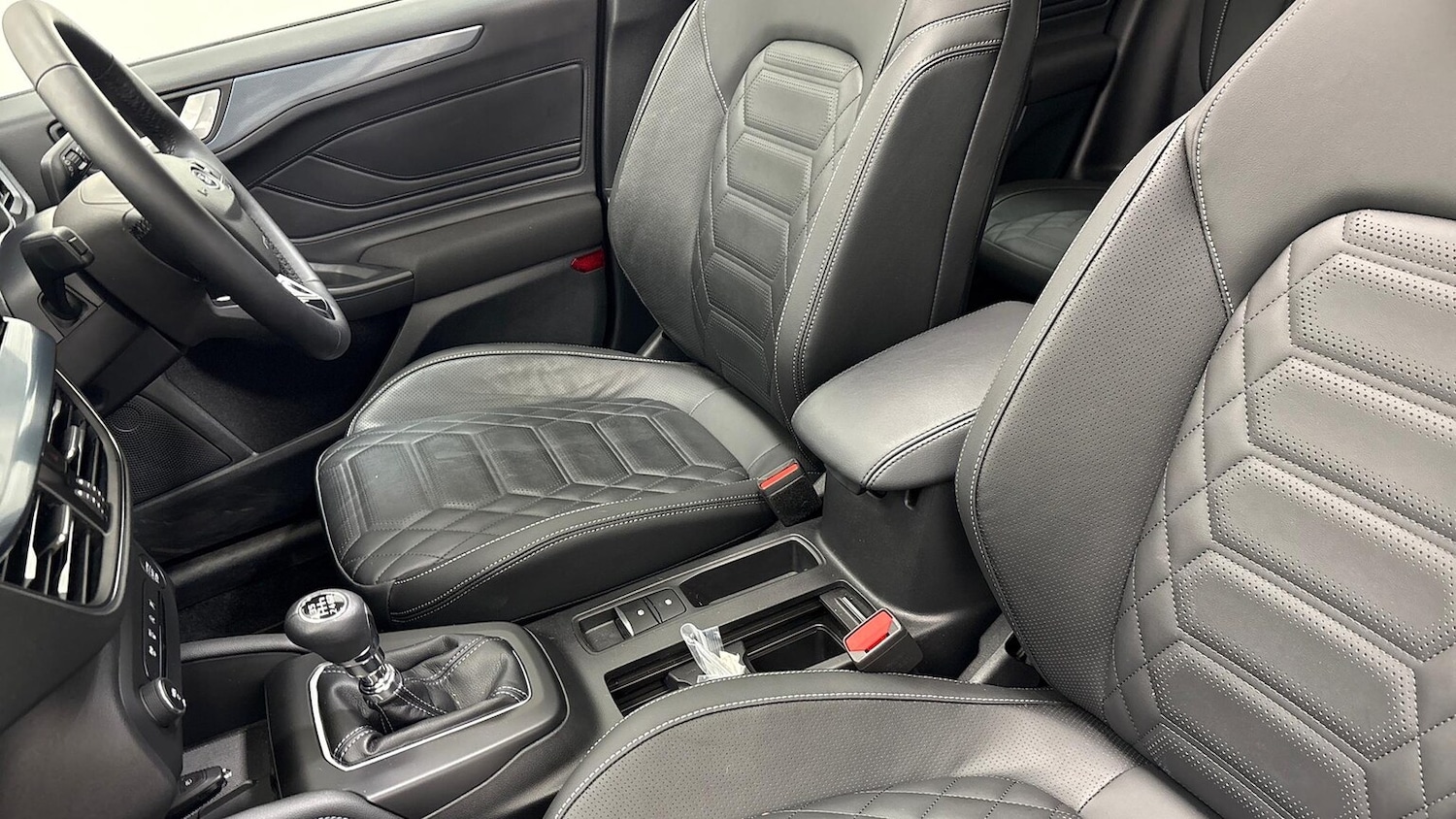 Used Ford Focus 2024 for sale - 76945931: Photo 16