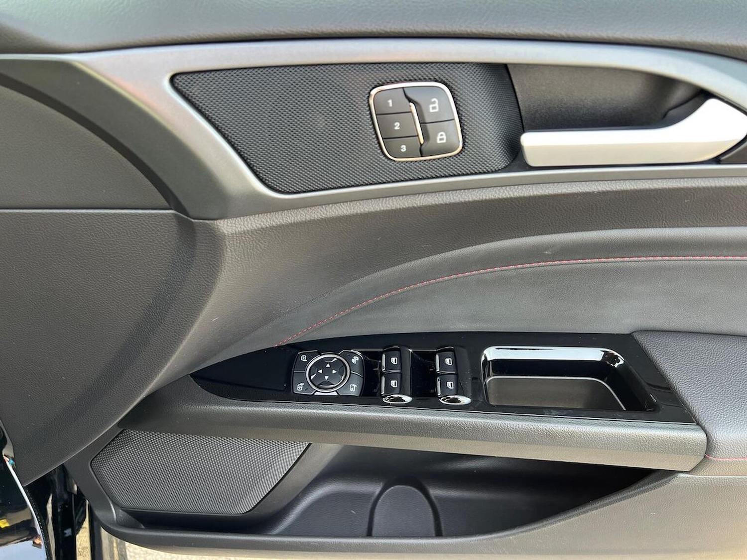 Used Ford Mondeo 2019 for sale - 76735536: Photo 30