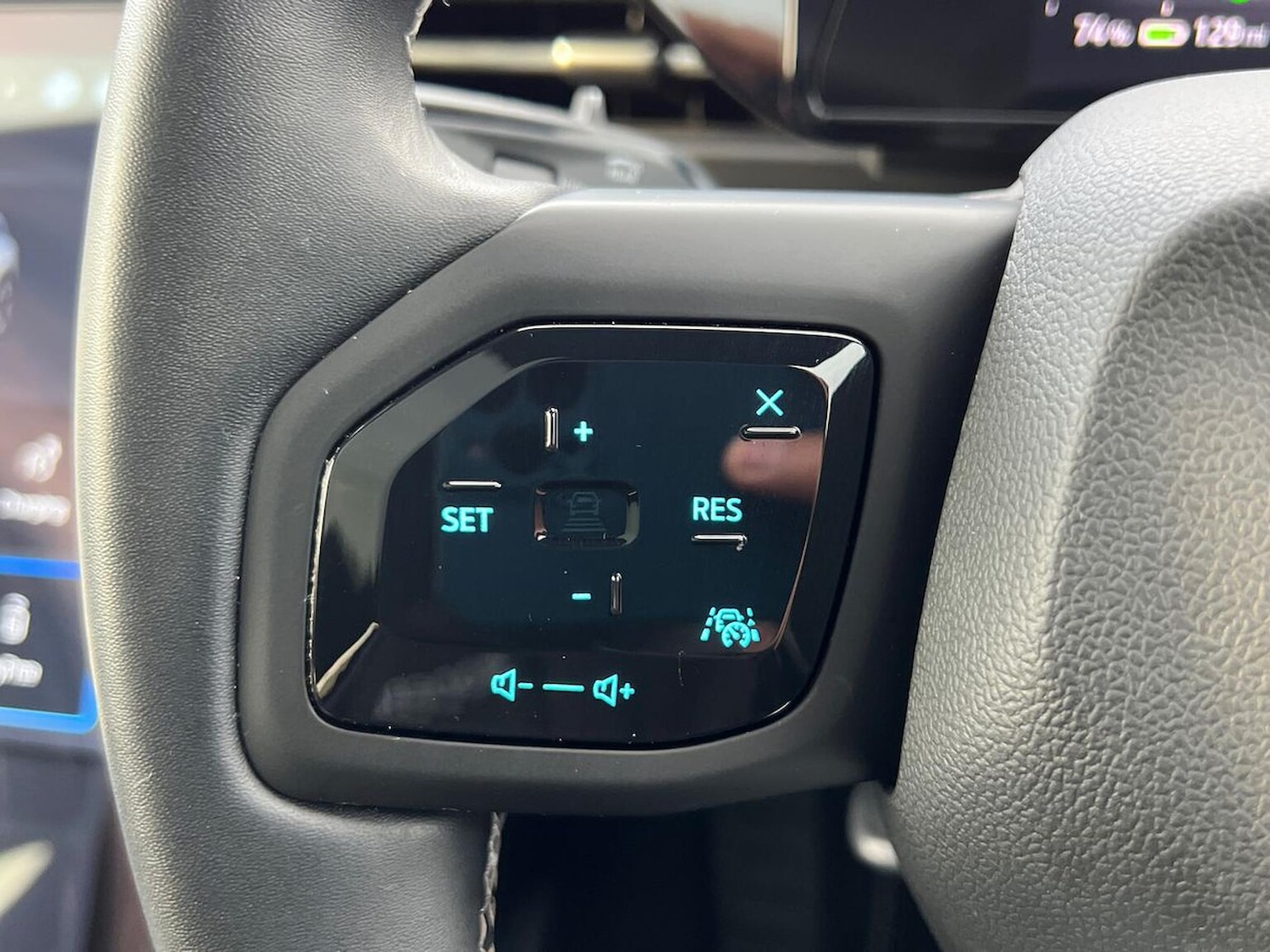 Used Ford Explorer 2025 for sale - 76860028: Photo 26