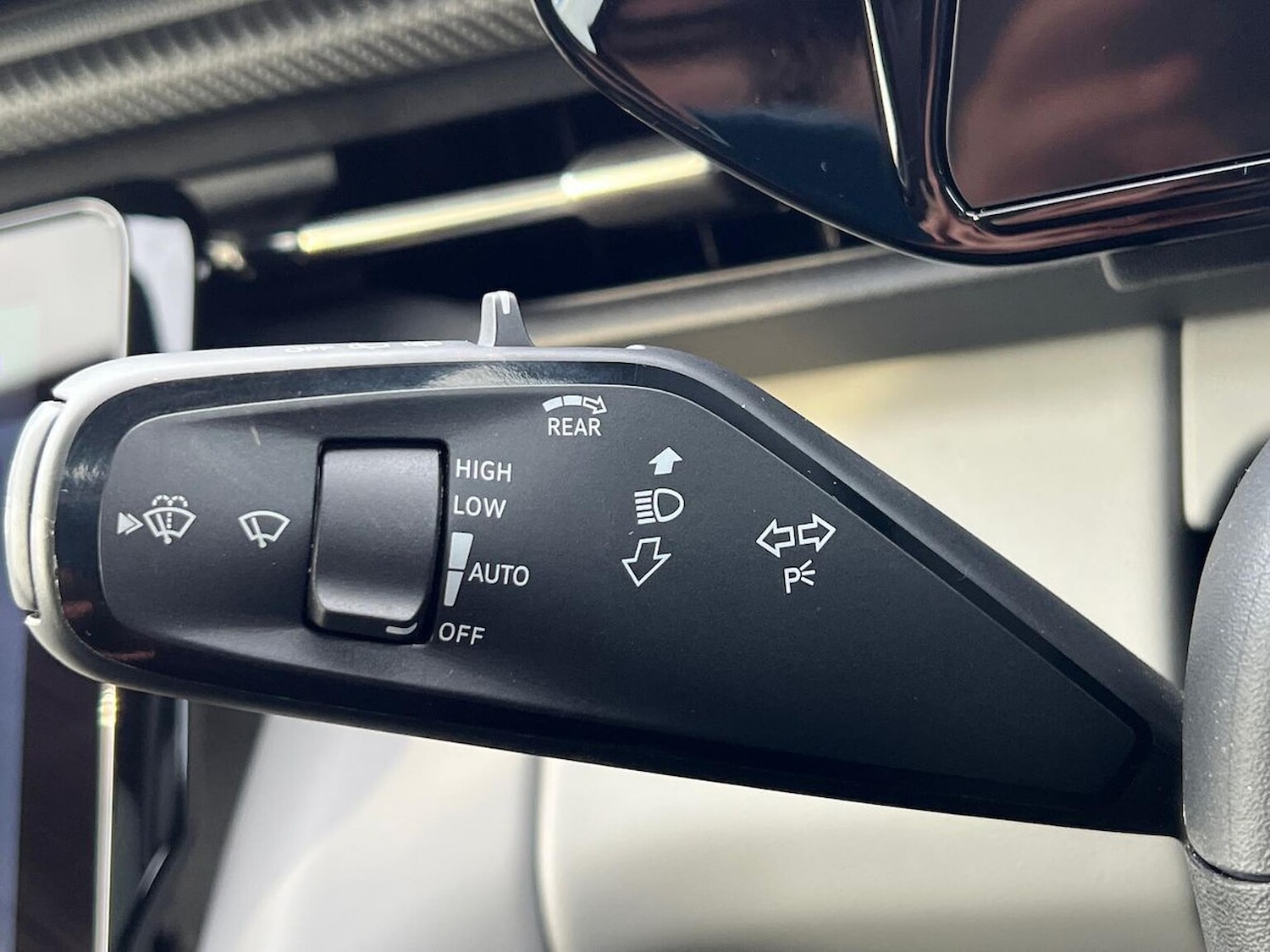 Used Ford Explorer 2025 for sale - 76860028: Photo 28