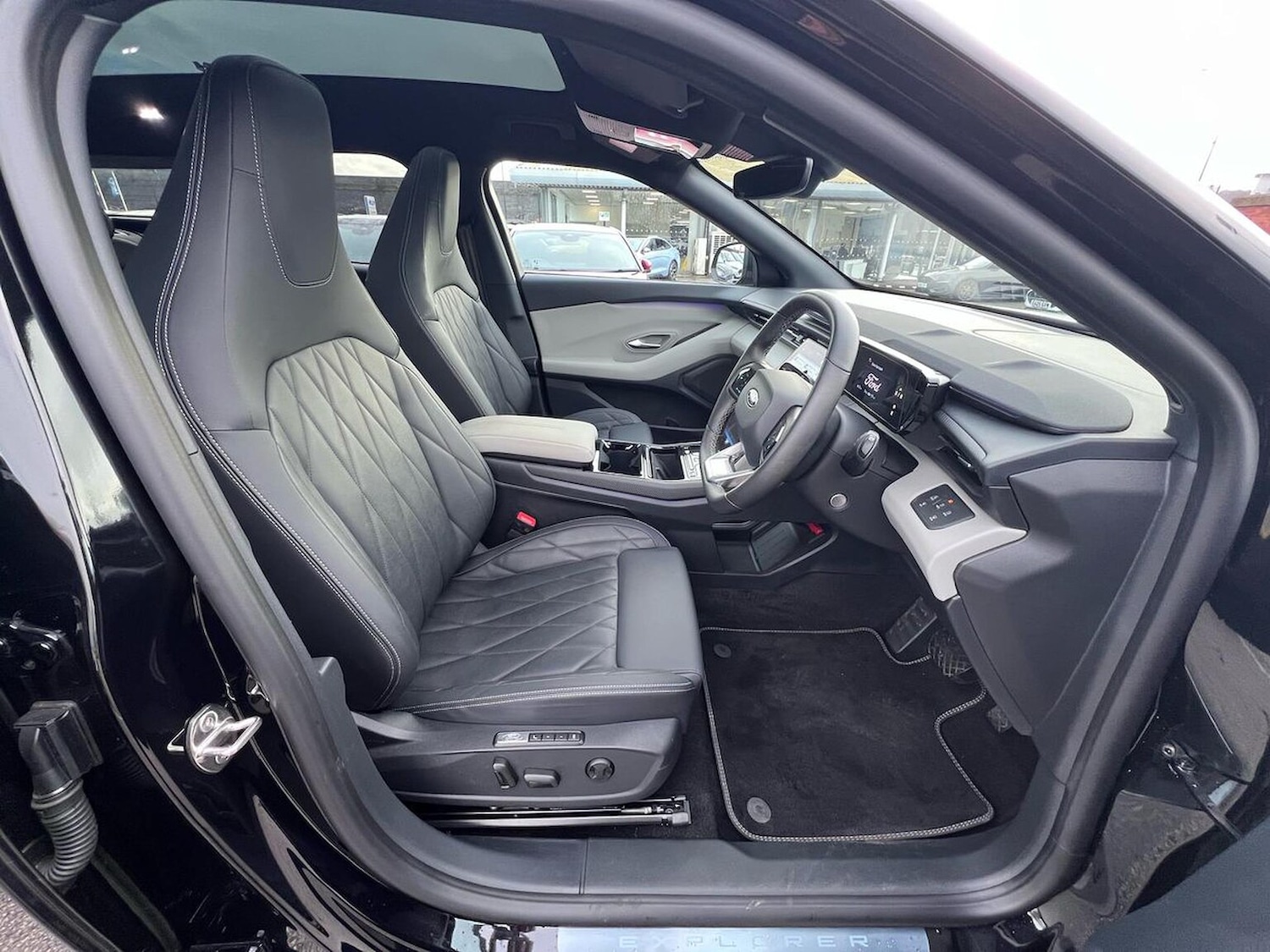 Used Ford Explorer 2025 for sale - 76860028: Photo 31