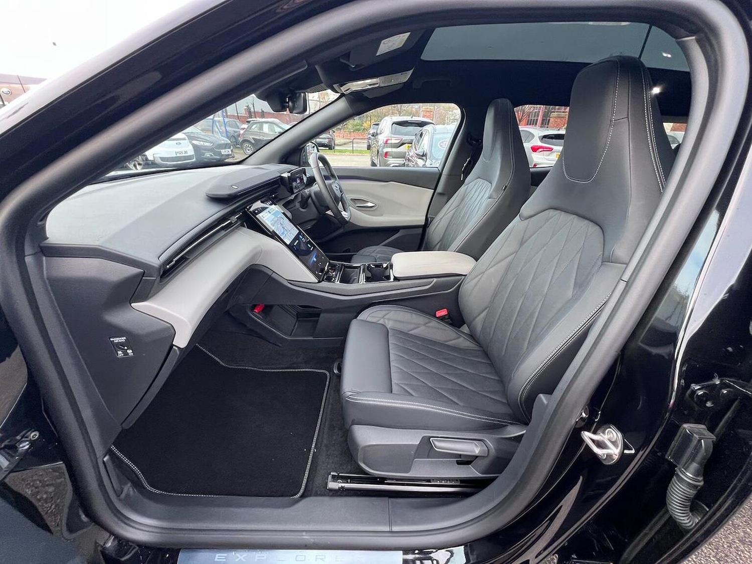 Used Ford Explorer 2025 for sale - 76860028: Photo 35