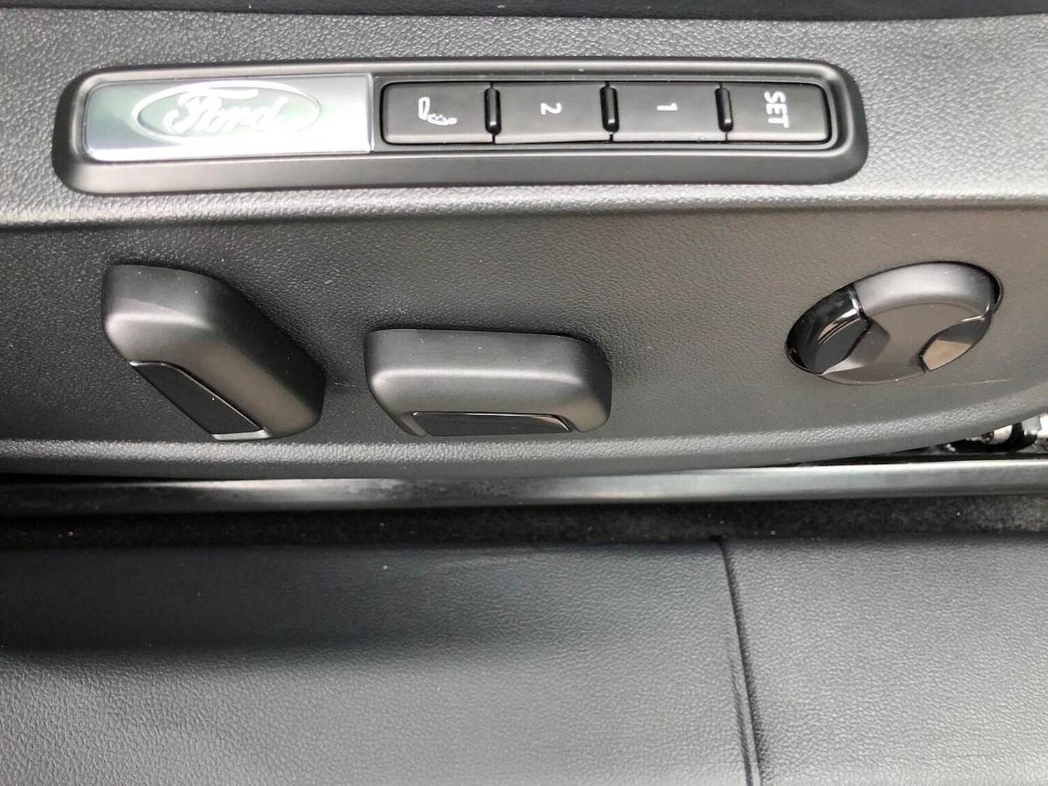 Used Ford Explorer 2024 for sale - 75437920: Photo 37