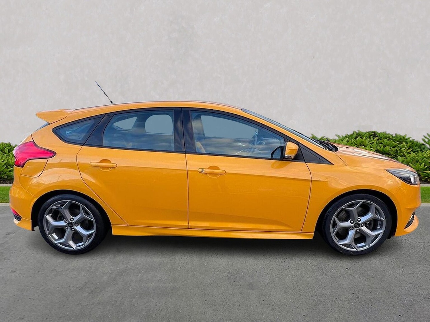 Used Ford Focus 2017 for sale - 76693403: Photo 3