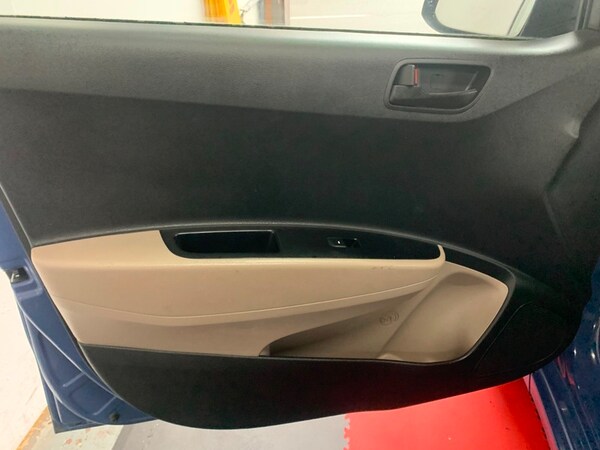 Used Hyundai i10 2016 for sale - 76163758: Photo 14