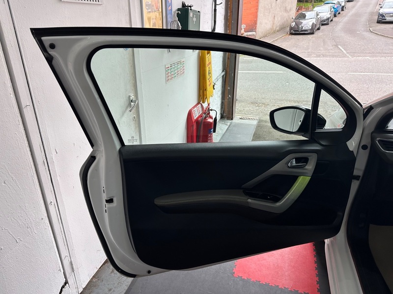 Used Peugeot 208 2015 for sale - 77056514: Photo 11