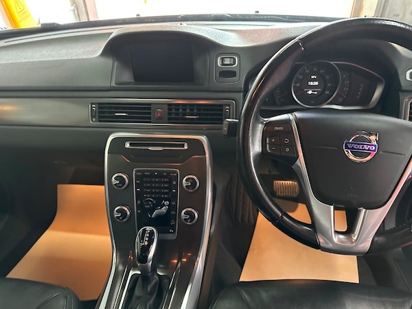 Used Volvo XC70 2015 for sale - 76250250: Photo 37