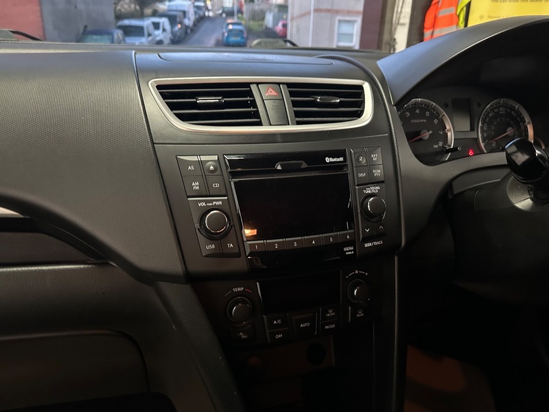 Used Suzuki Swift 2013 for sale - 76910799: Photo 15