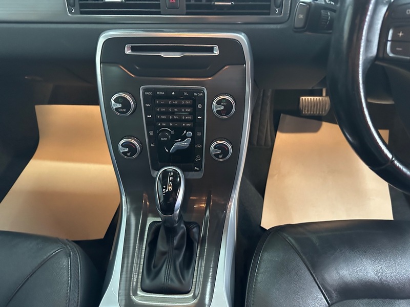 Used Volvo XC70 2015 for sale - 76133109: Photo 36