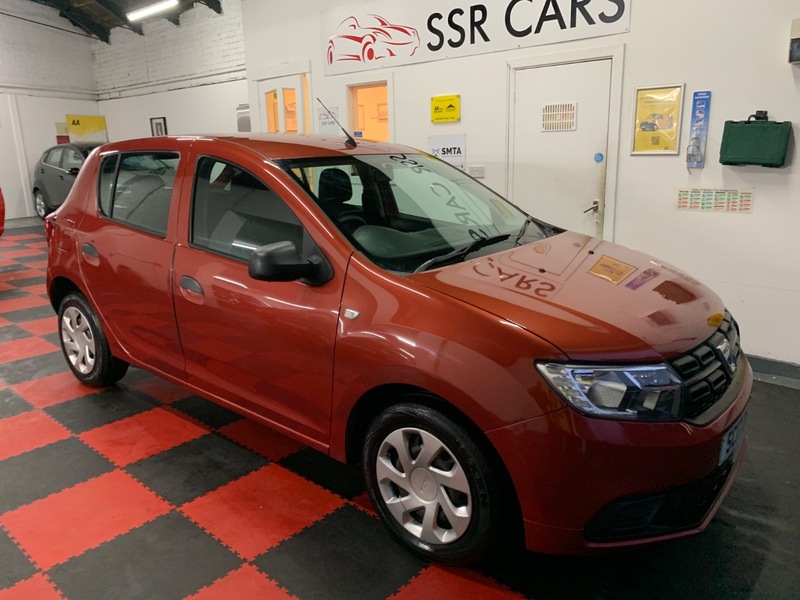 Used Dacia Sandero 2017 for sale - 77107343: Photo 2