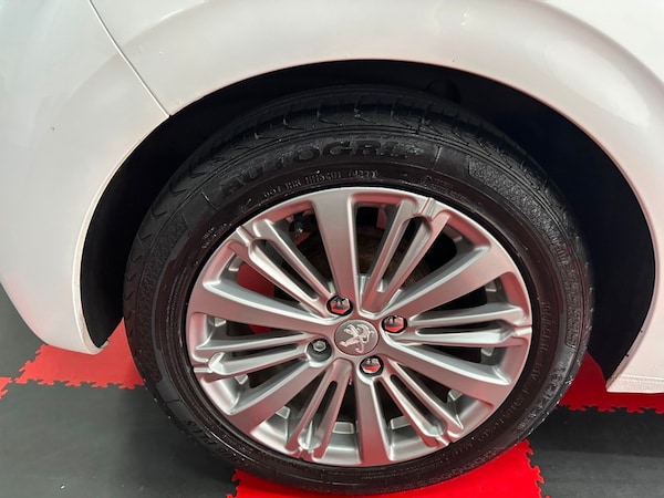 Used Peugeot 208 2015 for sale - 76292263: Photo 9