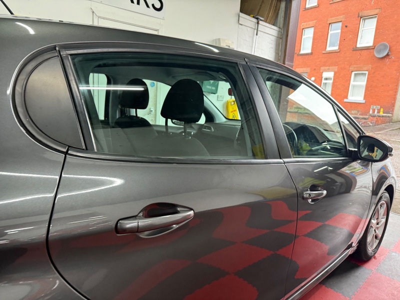 Used Peugeot 208 2018 for sale - 76583012: Photo 14