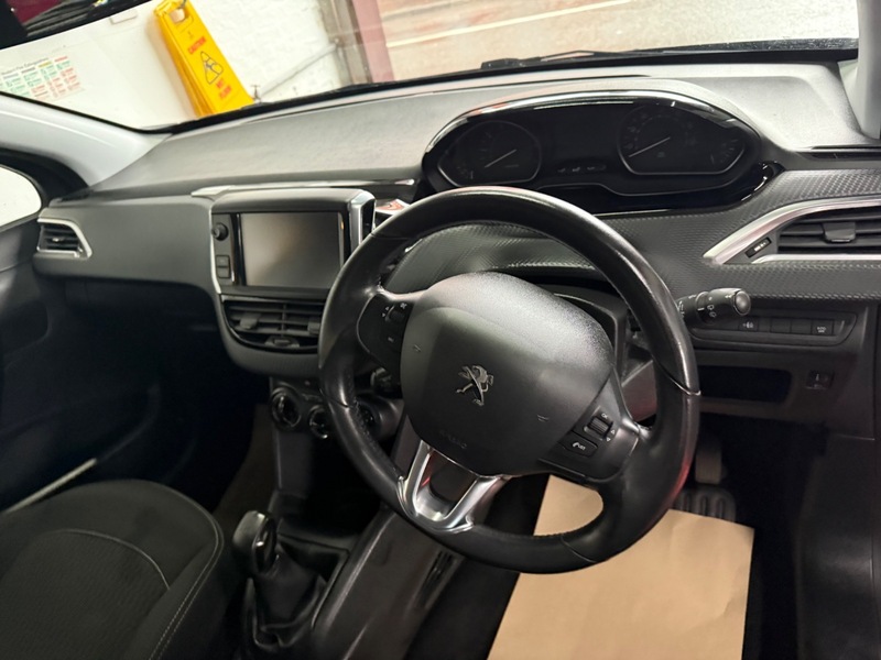 Used Peugeot 208 2018 for sale - 76583012: Photo 29