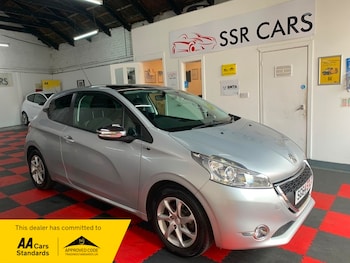 2014 - 1.2 VTi PureTech Style Hatchback 3dr Petrol Manual Euro 5 (82 ps)