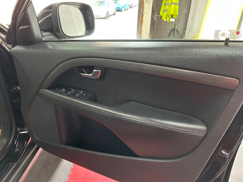 Used Volvo XC70 2015 for sale - 77027732: Photo 34