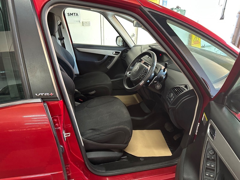 Used Citroen C4 Picasso 2011 for sale - 77735323: Photo 23