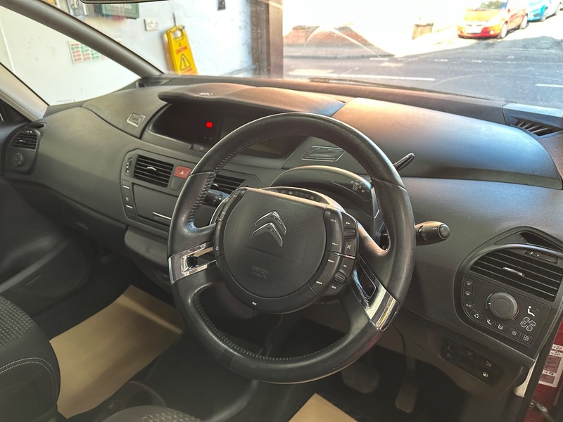 Used Citroen C4 Picasso 2011 for sale - 77735323: Photo 24