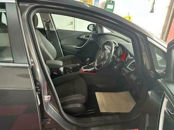 Used Vauxhall Astra 2013 for sale - 76224209: Photo 24