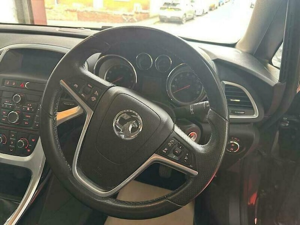Used Vauxhall Astra 2013 for sale - 76224209: Photo 25