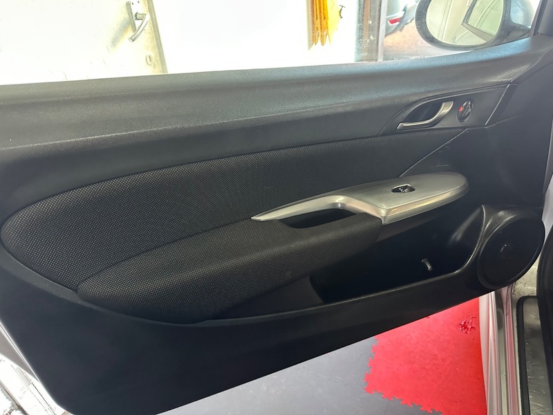 Used Honda Civic 2011 for sale - 76740900: Photo 15