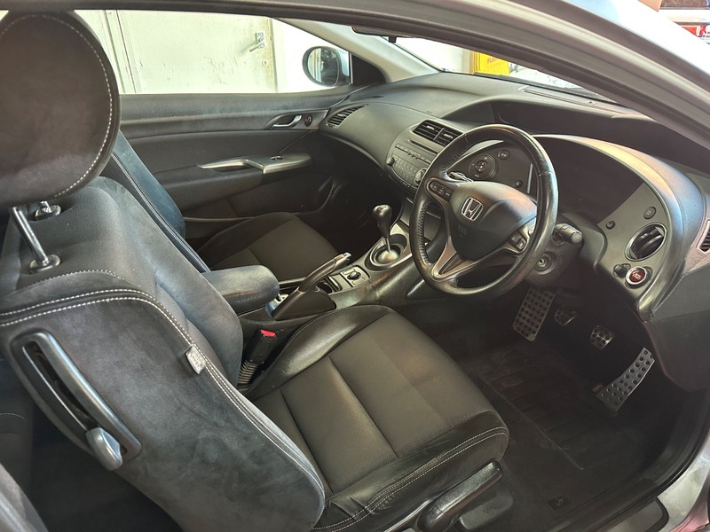 Used Honda Civic 2011 for sale - 76740900: Photo 16