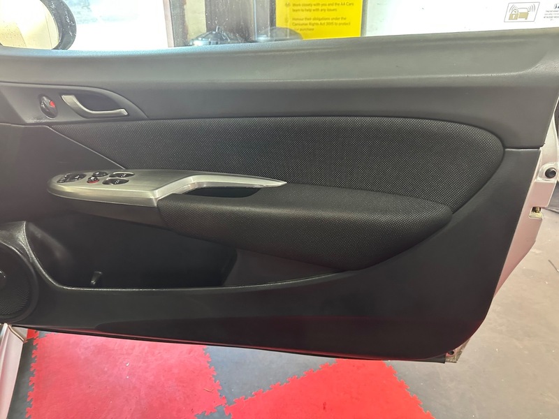 Used Honda Civic 2011 for sale - 76740900: Photo 17