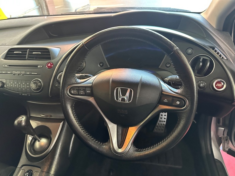 Used Honda Civic 2011 for sale - 76740900: Photo 20