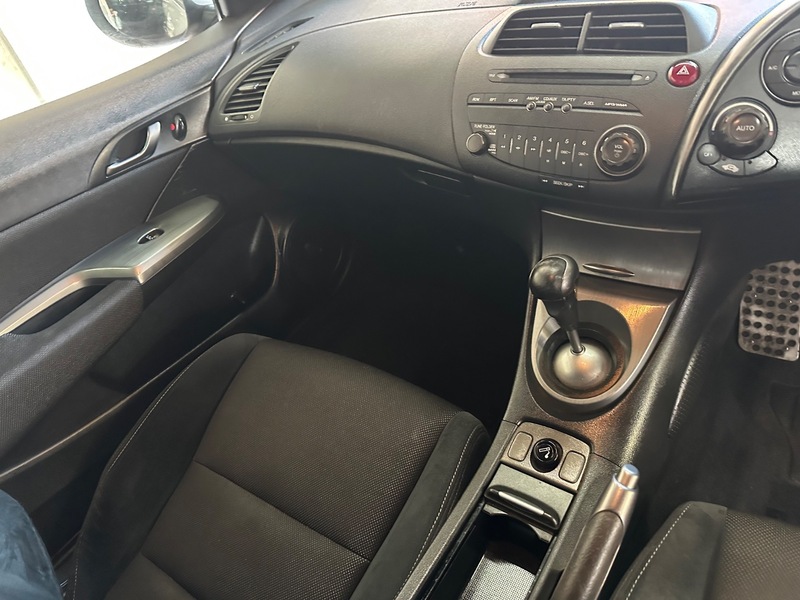 Used Honda Civic 2011 for sale - 76740900: Photo 21