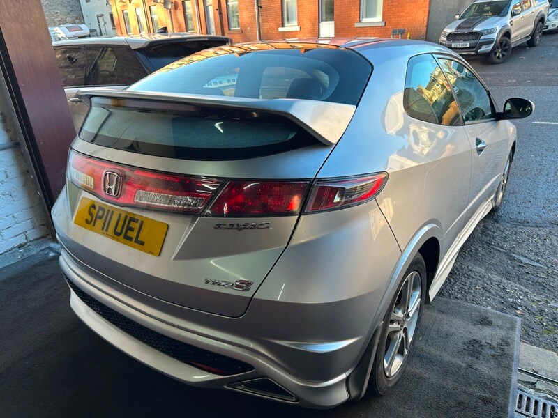 Used Honda Civic 2011 for sale - 76740900: Photo 25