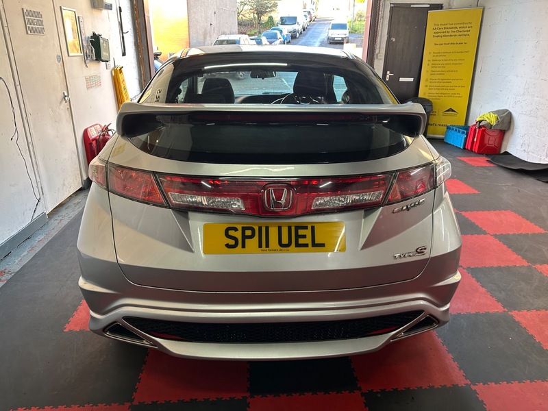 Used Honda Civic 2011 for sale - 76740900: Photo 6