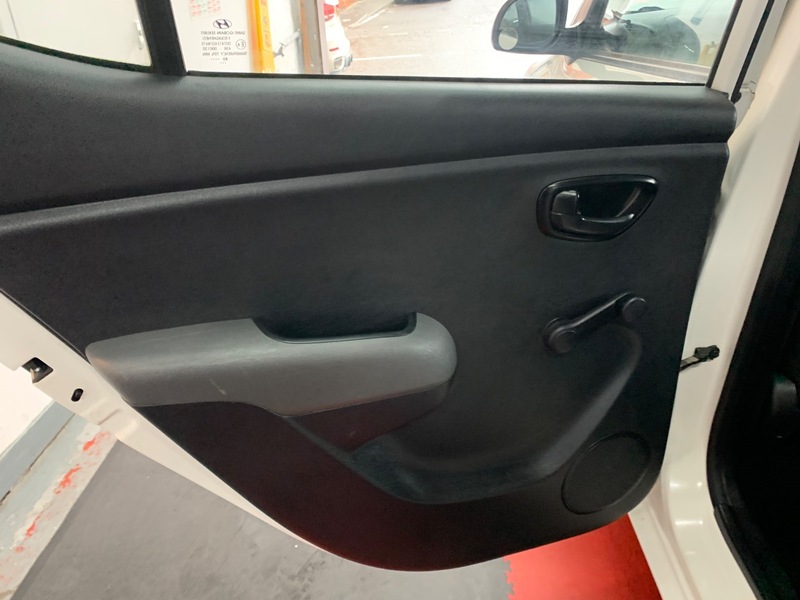 Used Hyundai i10 2013 for sale - 77101126: Photo 15