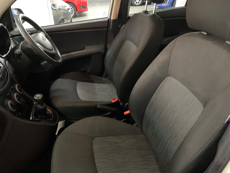 Used Hyundai i10 2013 for sale - 77101126: Photo 16