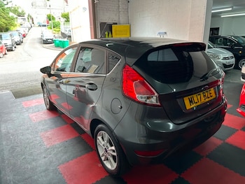 Used Ford Fiesta 2017 for sale - 79073044: Photo