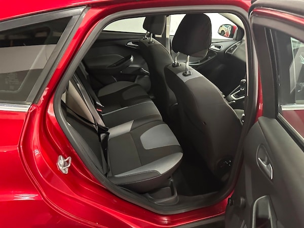 Used Ford Focus 2013 for sale - 76280584: Photo 21
