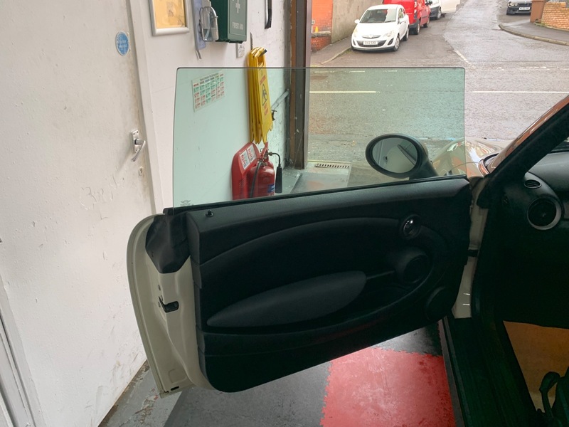 Used MINI Convertible 2011 for sale - 76482627: Photo 14