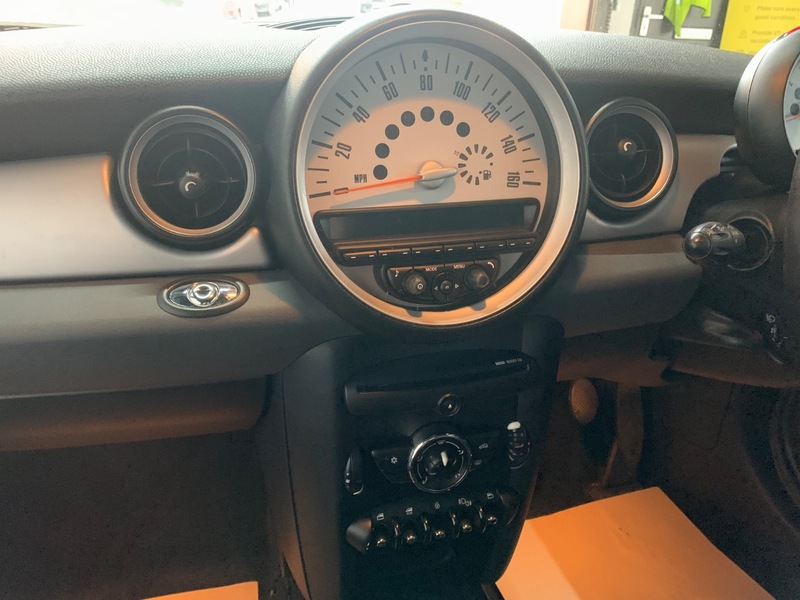 Used MINI Convertible 2011 for sale - 76482627: Photo 16