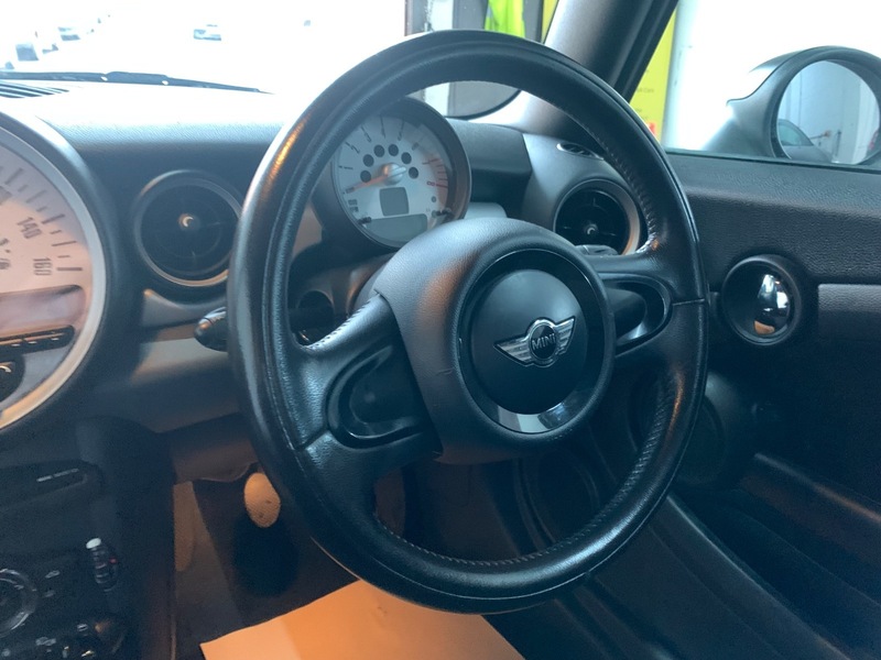 Used MINI Convertible 2011 for sale - 76482627: Photo 18