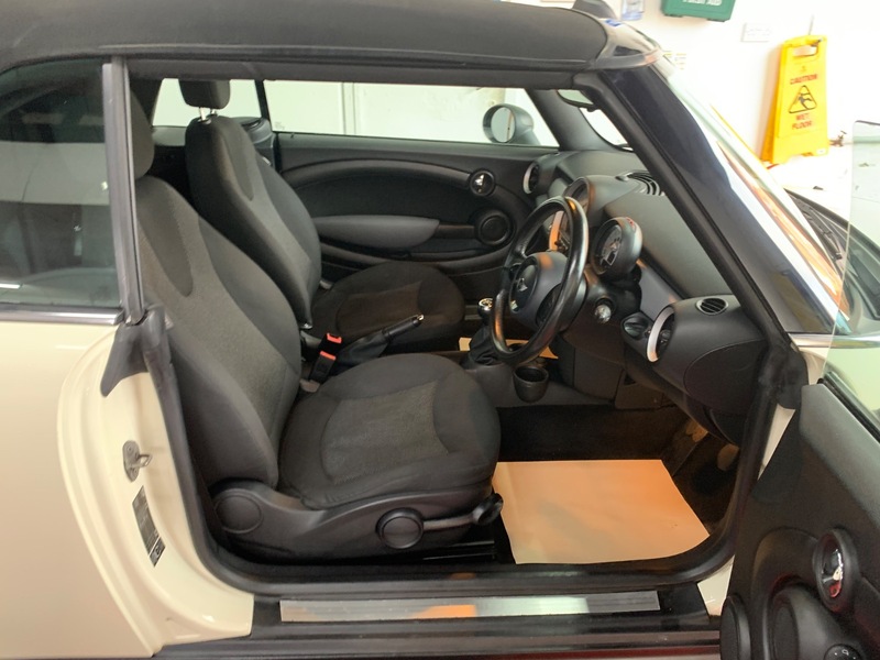 Used MINI Convertible 2011 for sale - 76482627: Photo 22