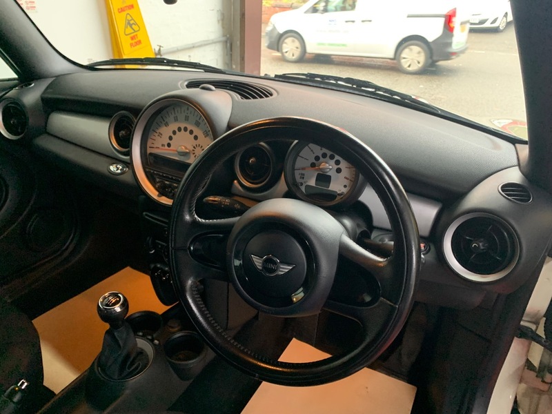 Used MINI Convertible 2011 for sale - 76482627: Photo 23