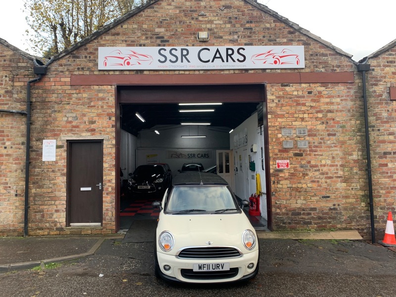 Used MINI Convertible 2011 for sale - 76482627: Photo 26