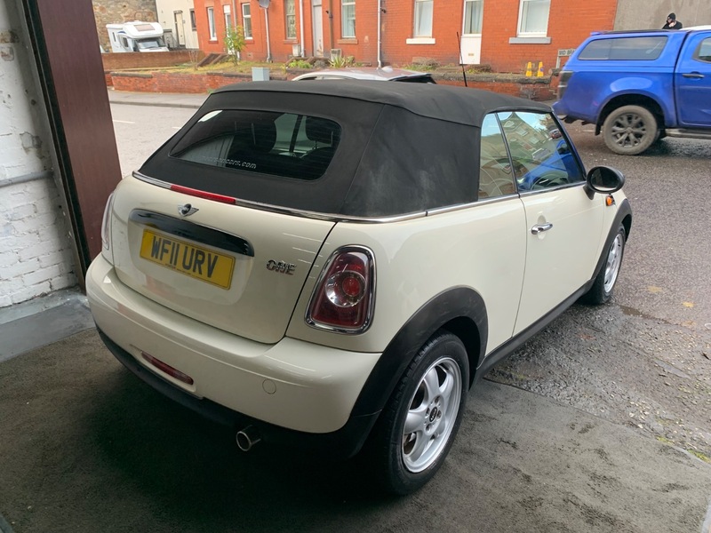 Used MINI Convertible 2011 for sale - 76482627: Photo 30